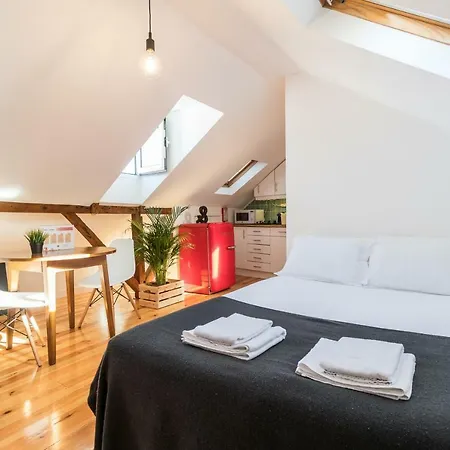 Casa Da Rua Taipas * Lisbon