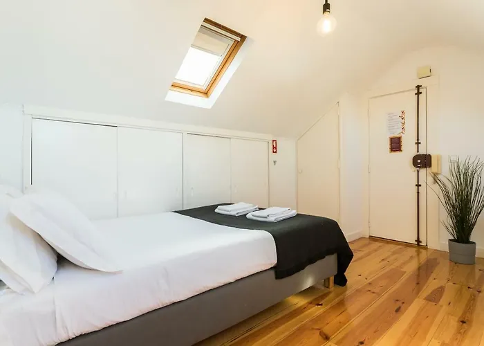 Casa Da Rua Taipas * Lisbon